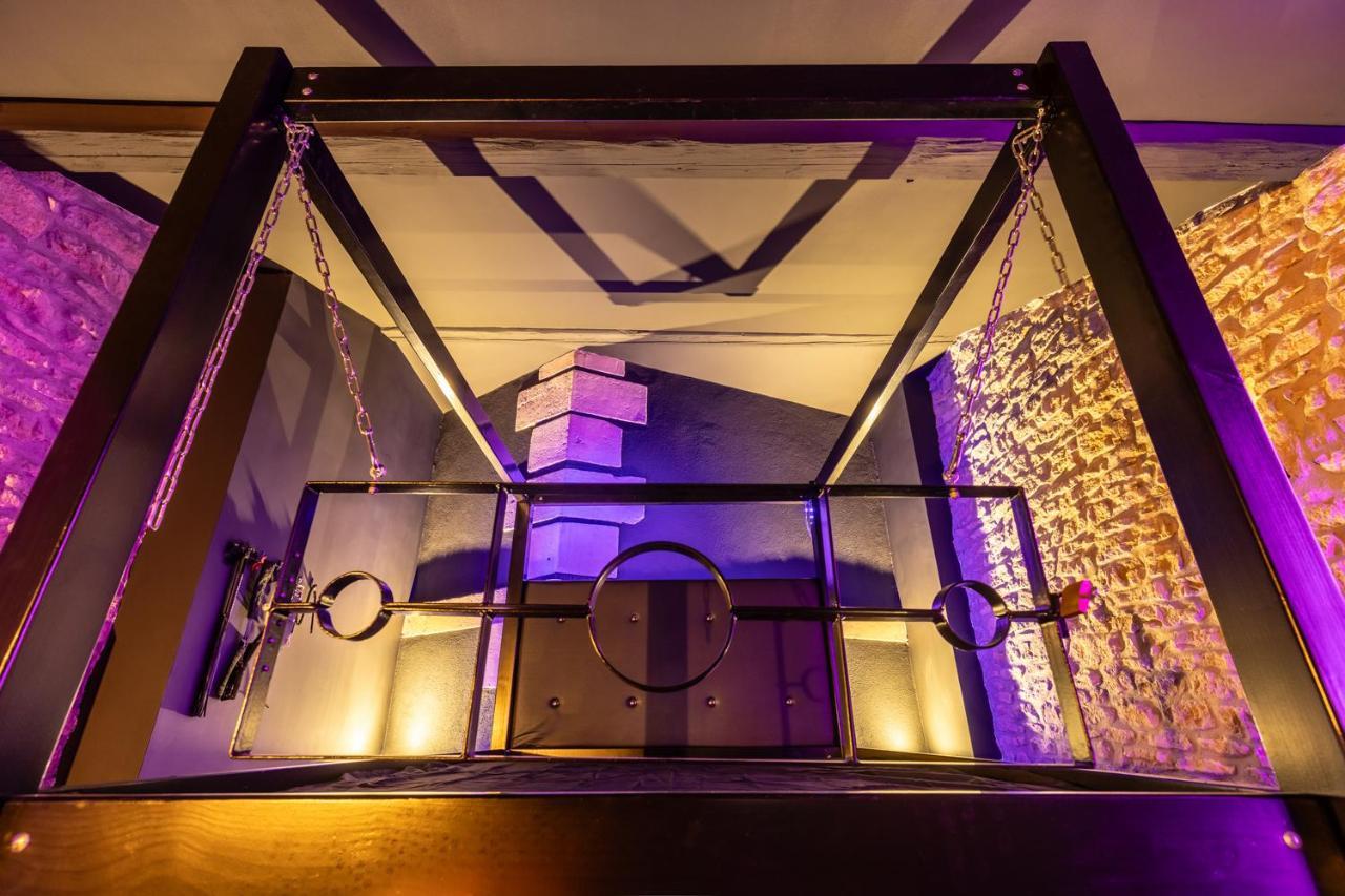 Cherie Cherry - Romantic And Bdsm House Брие Экстерьер фото